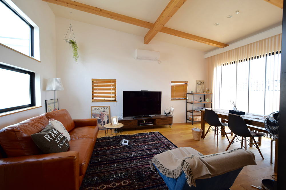 学校前の家の内装イメージ01