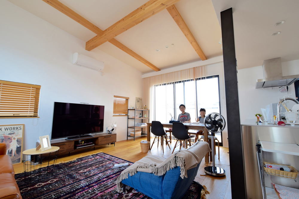 学校前の家の内装イメージ04