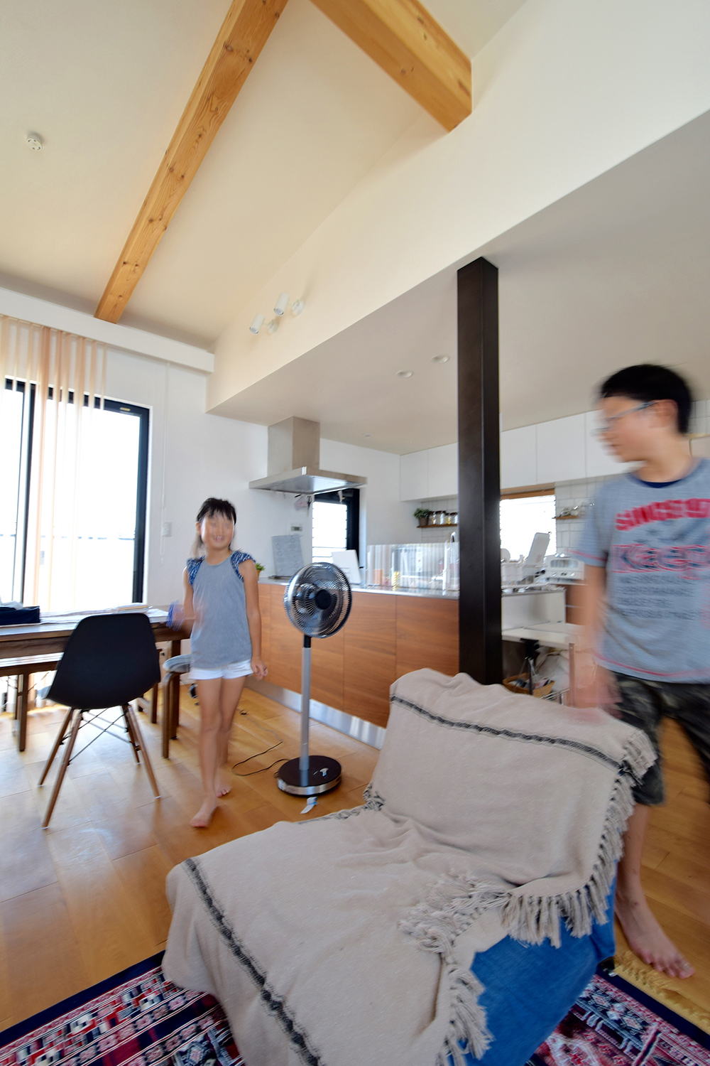 学校前の家の内装イメージ06