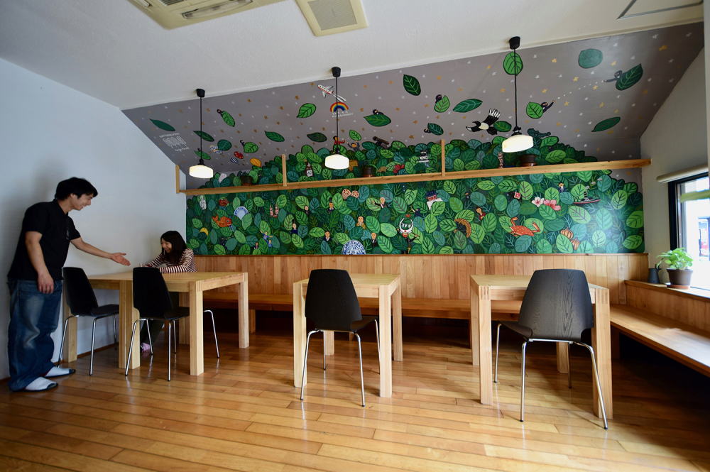 佐賀インターナショナル・ゲストハウスHAGAKUREの店内座席イメージ01