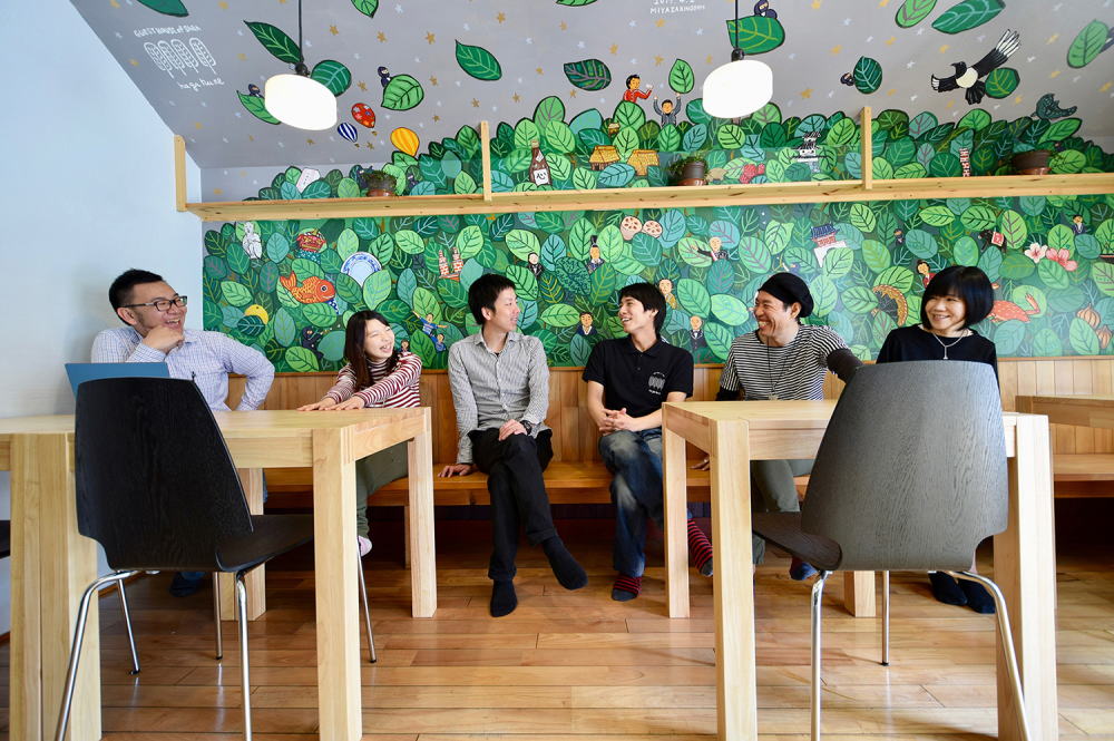 佐賀インターナショナル・ゲストハウスHAGAKUREの店内座席イメージ02