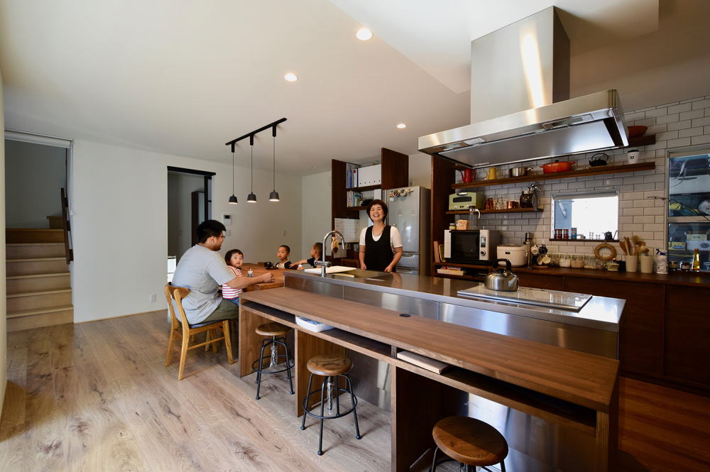 藍いろの家のダイニングリビングのイメージ01