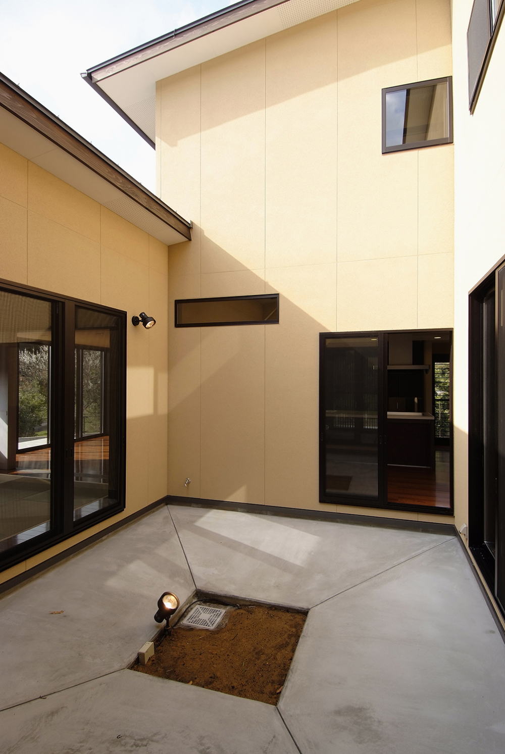 山の手の家の中庭イメージ