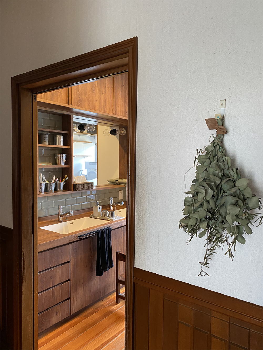 蕃茄の家の洗面化粧台イメージ05