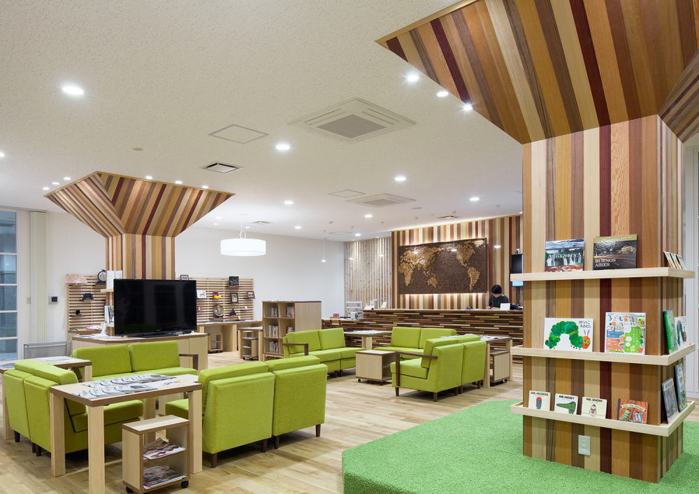 佐賀県国際交流プラザの受付付近イメージ01