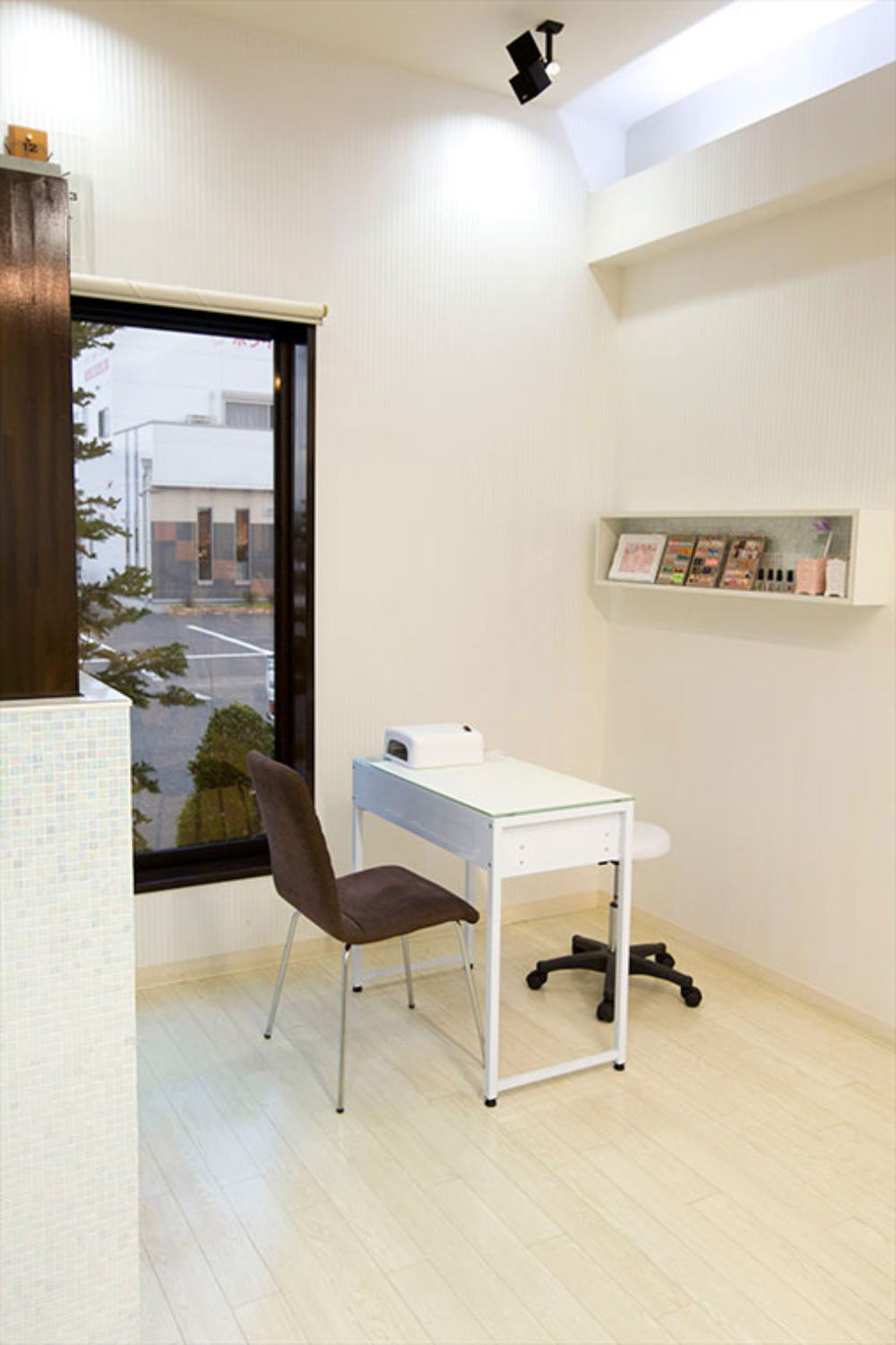 ピープラスヘアーのネイルコーナーイメージ