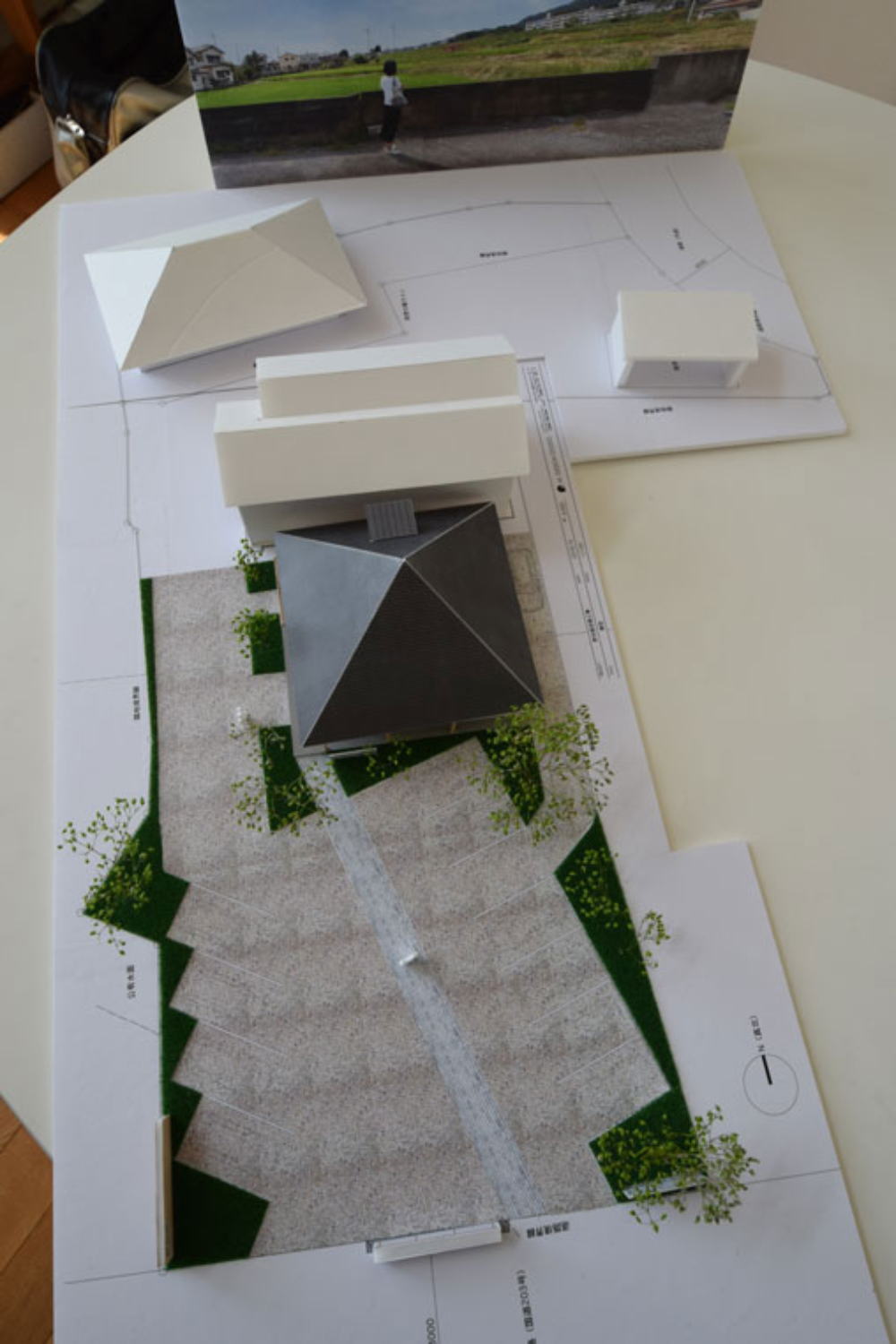 とんがり屋根の店の模型段階イメージ06