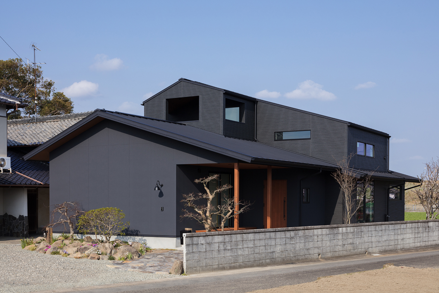 三日月の家の外観イメージ04