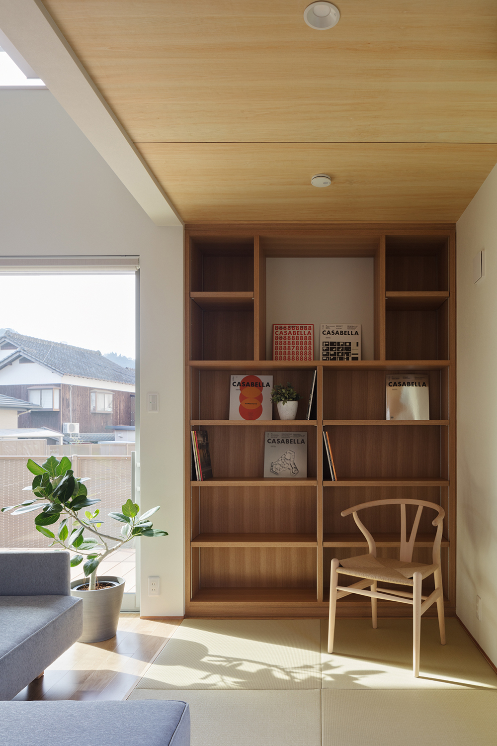 サンドイッチハウスの本棚イメージ