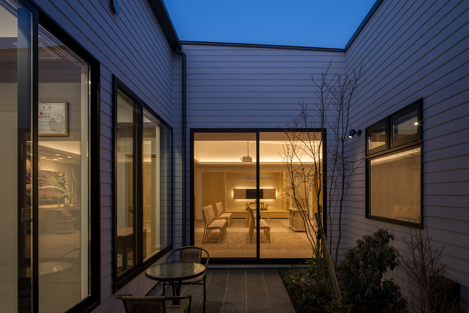 佐賀美石の中庭イメージ