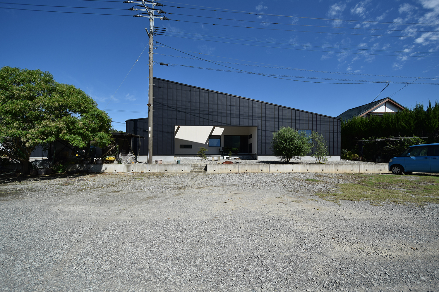 線路沿いの家の外観イメージ01