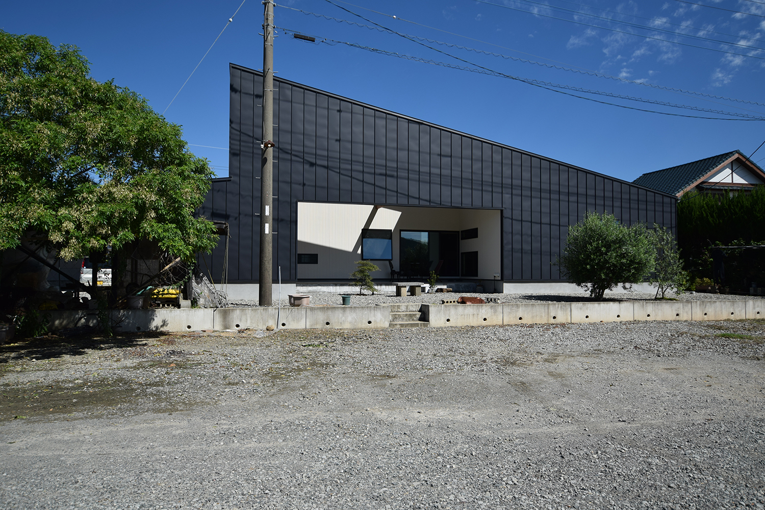 線路沿いの家の外観イメージ02