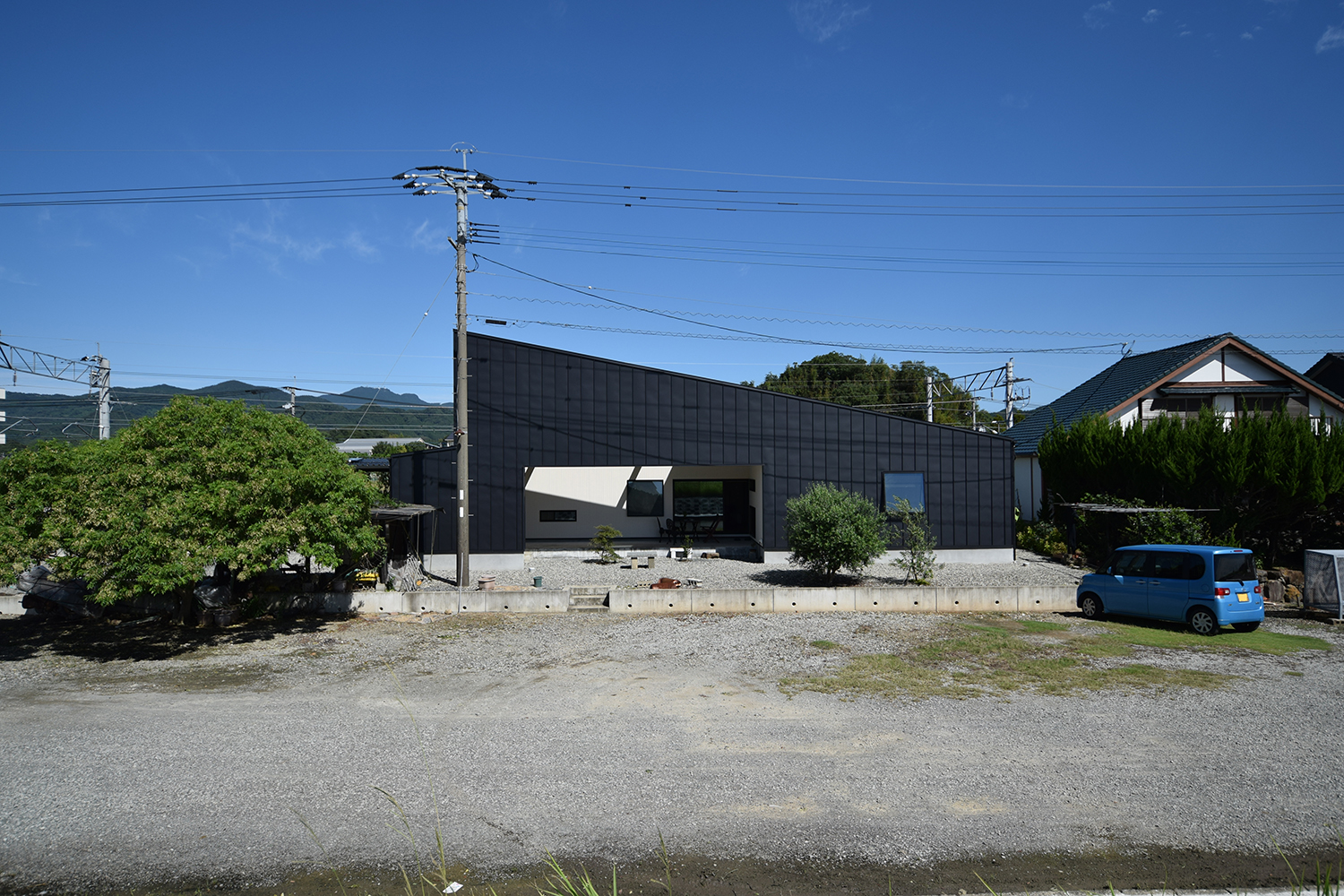 線路沿いの家の外観イメージ06