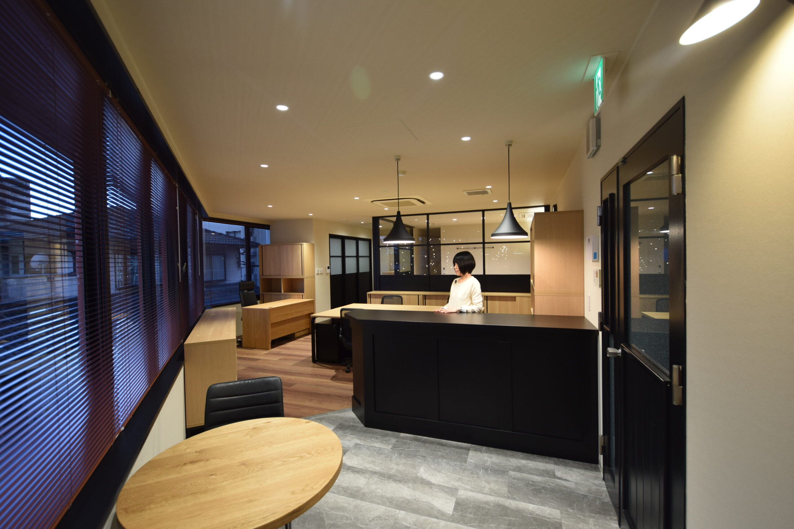 岩永補聴器メインオフィスの内装イメージ01