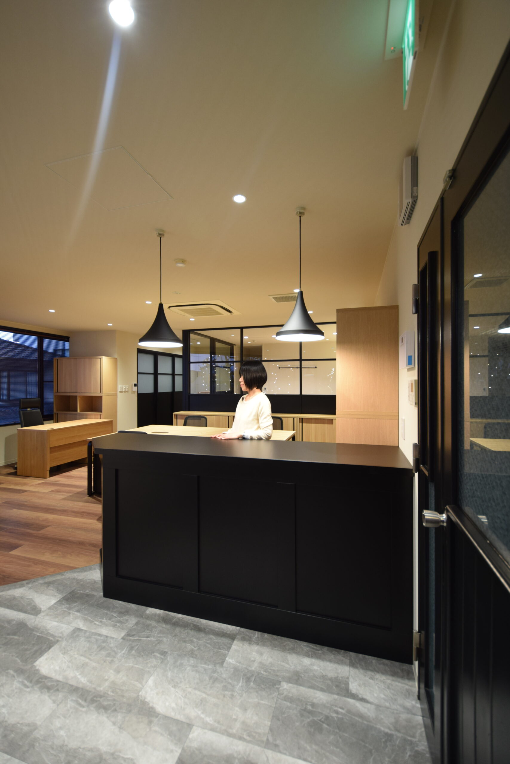 岩永補聴器メインオフィスの内装イメージ02