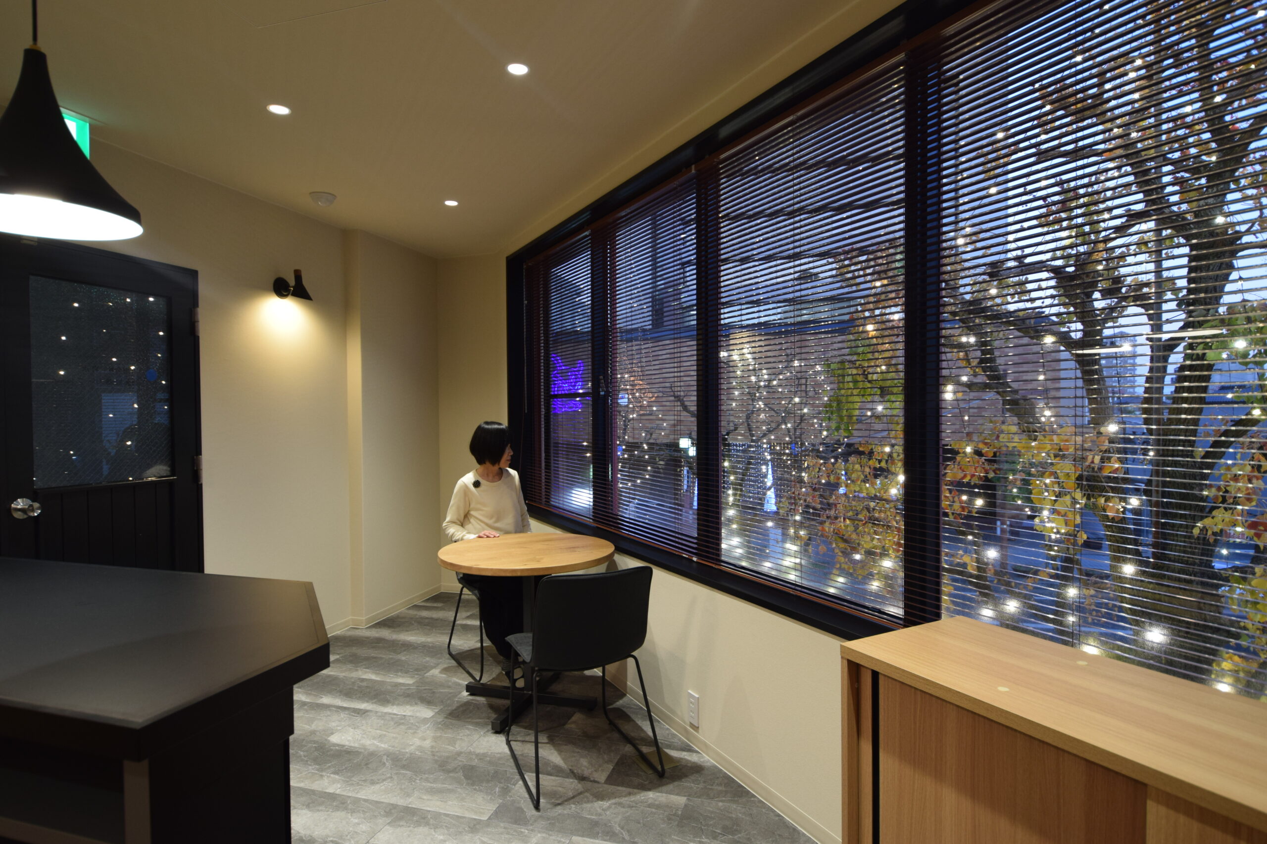 岩永補聴器メインオフィスの内装イメージ03