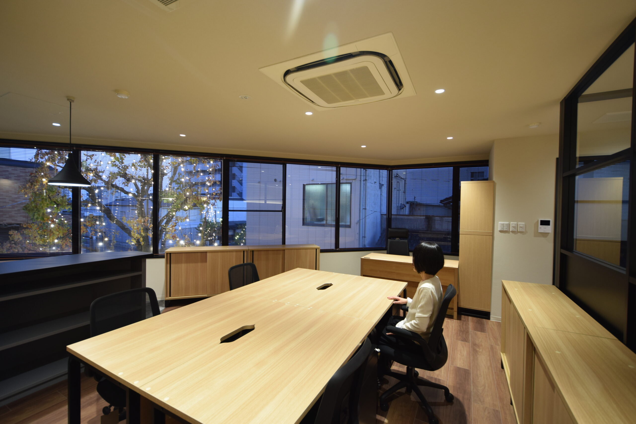 岩永補聴器メインオフィスのオフィス空間イメージ04