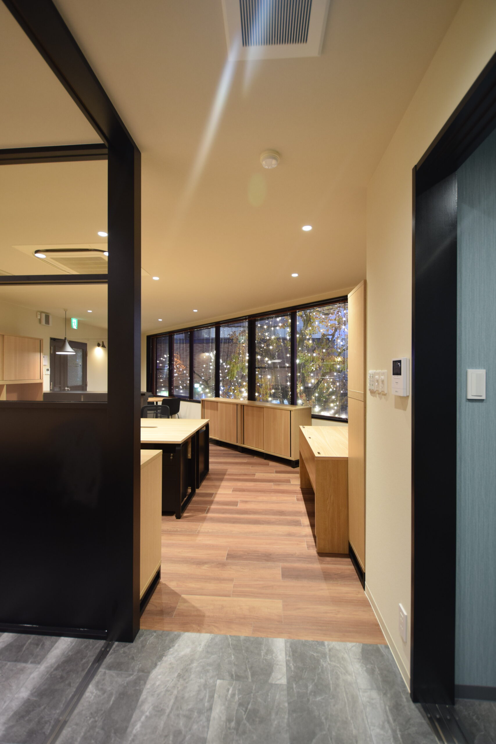 岩永補聴器メインオフィスの内装イメージ05