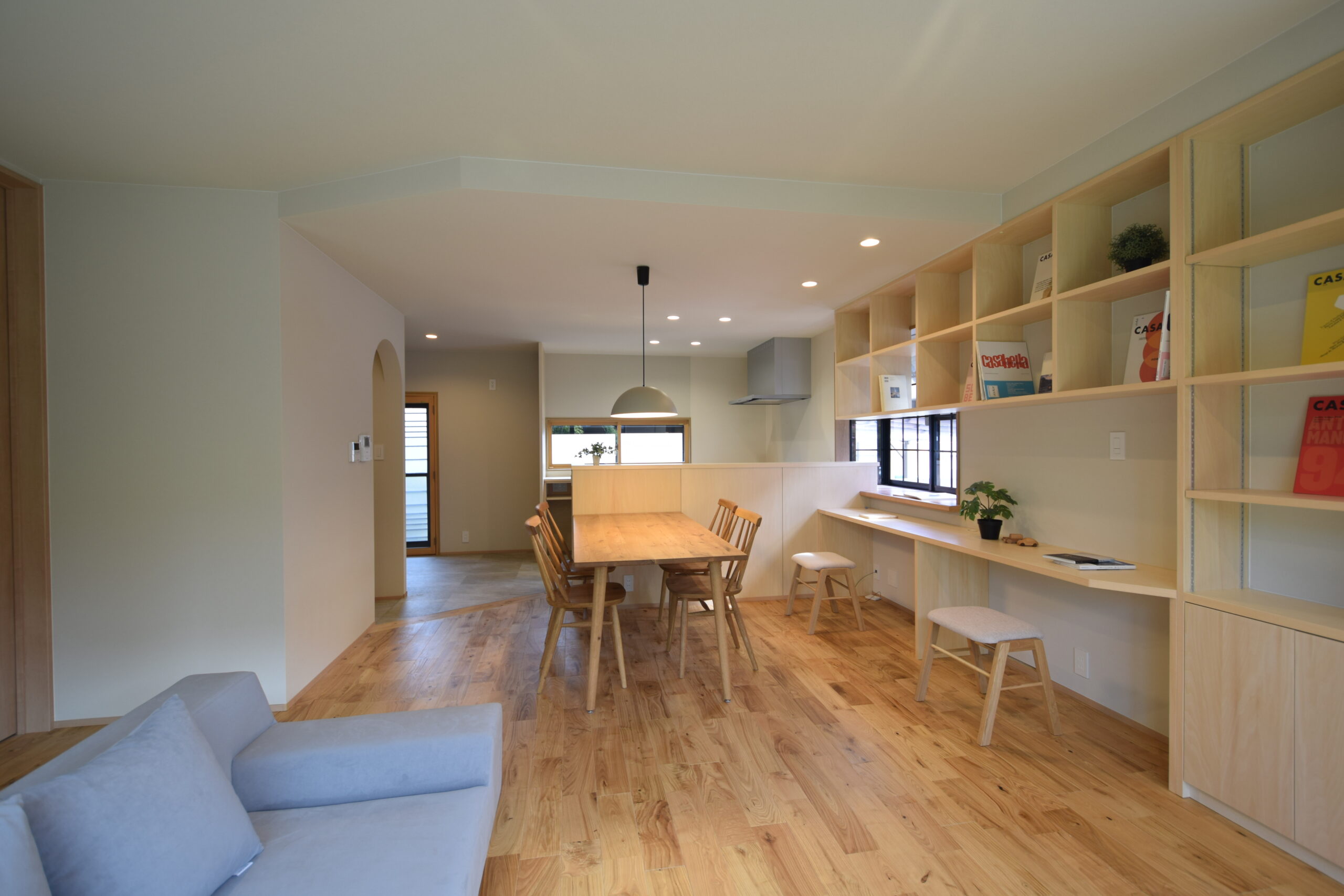 ピピノイエのダイニングとデスクスペースイメージ03