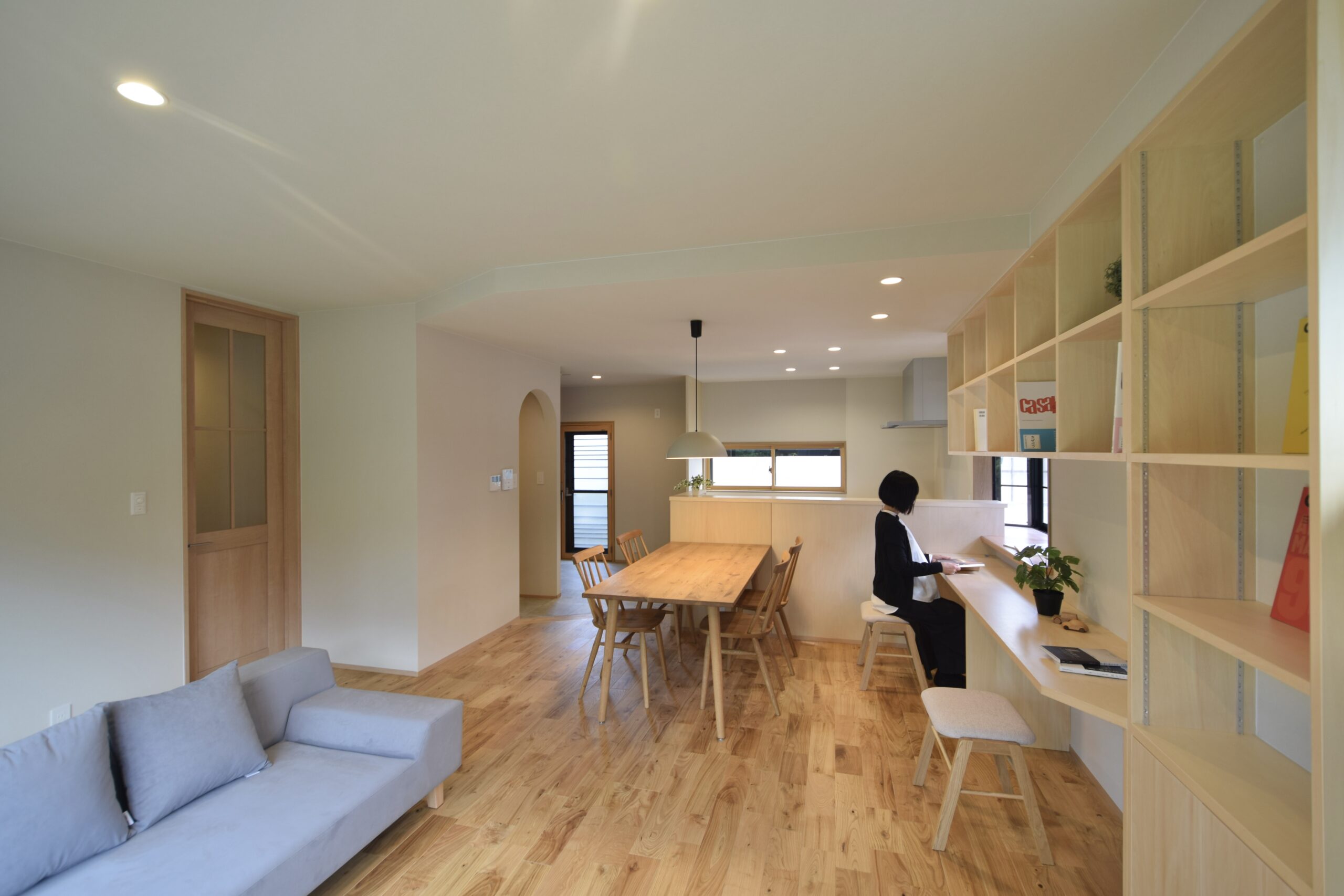 ピピノイエのダイニングとデスクスペースイメージ04