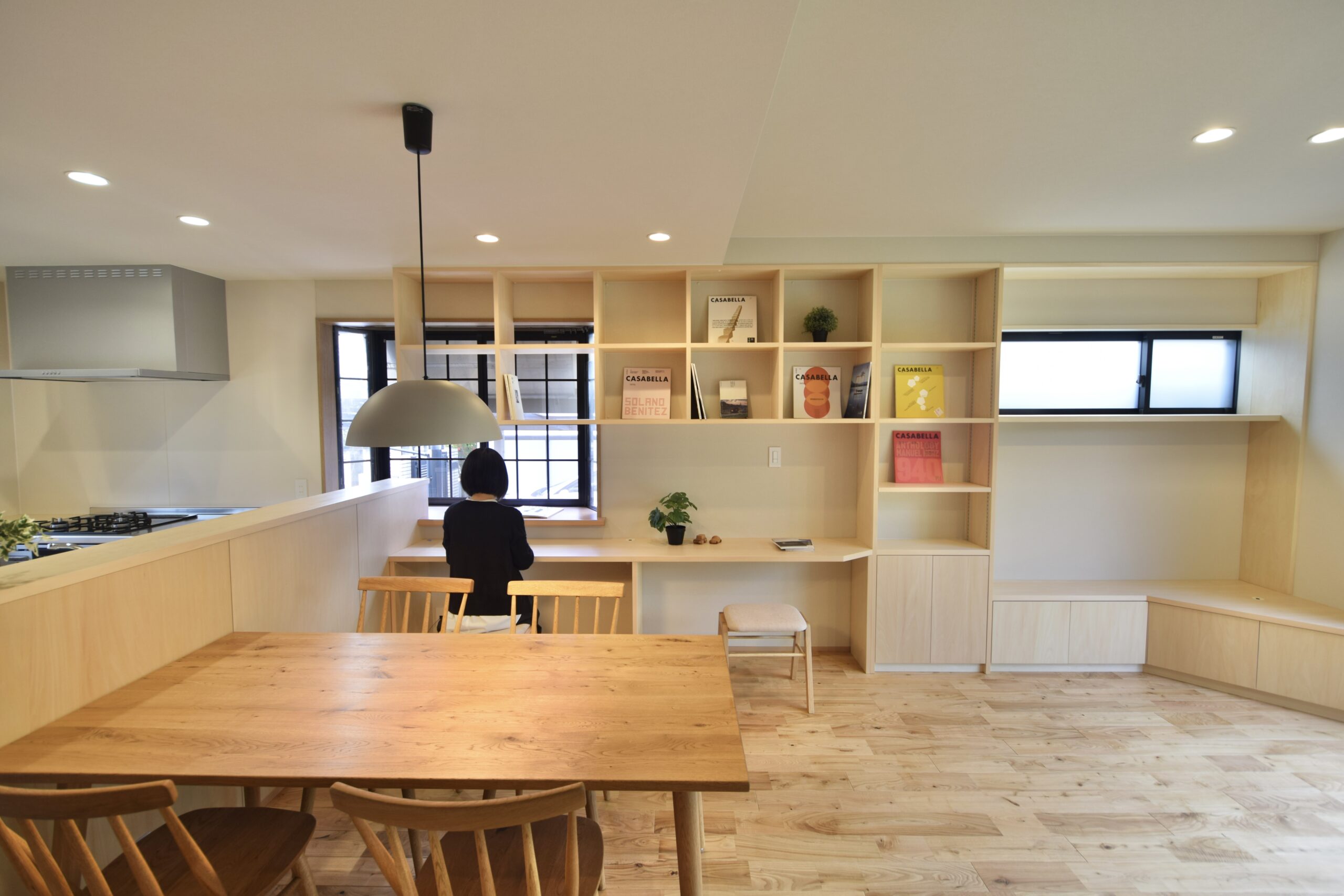 ピピノイエのダイニングとデスクスペースイメージ06