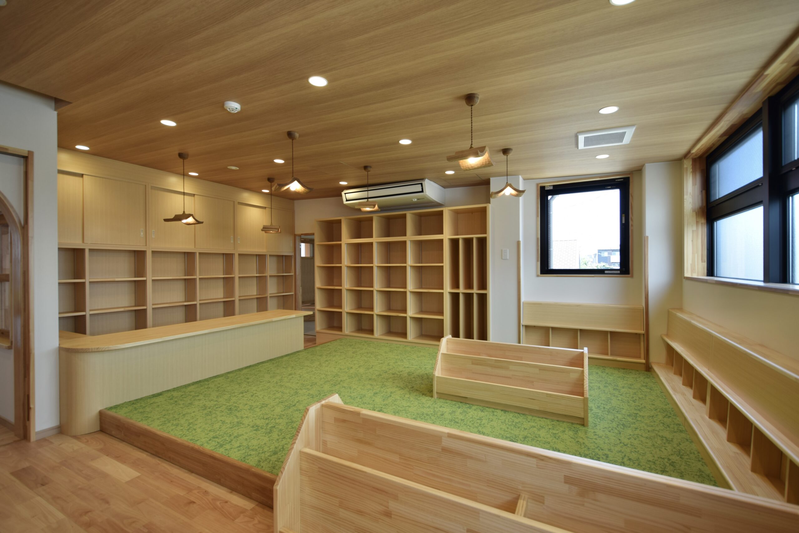 ふじかげこども園の図書スペースイメージ01