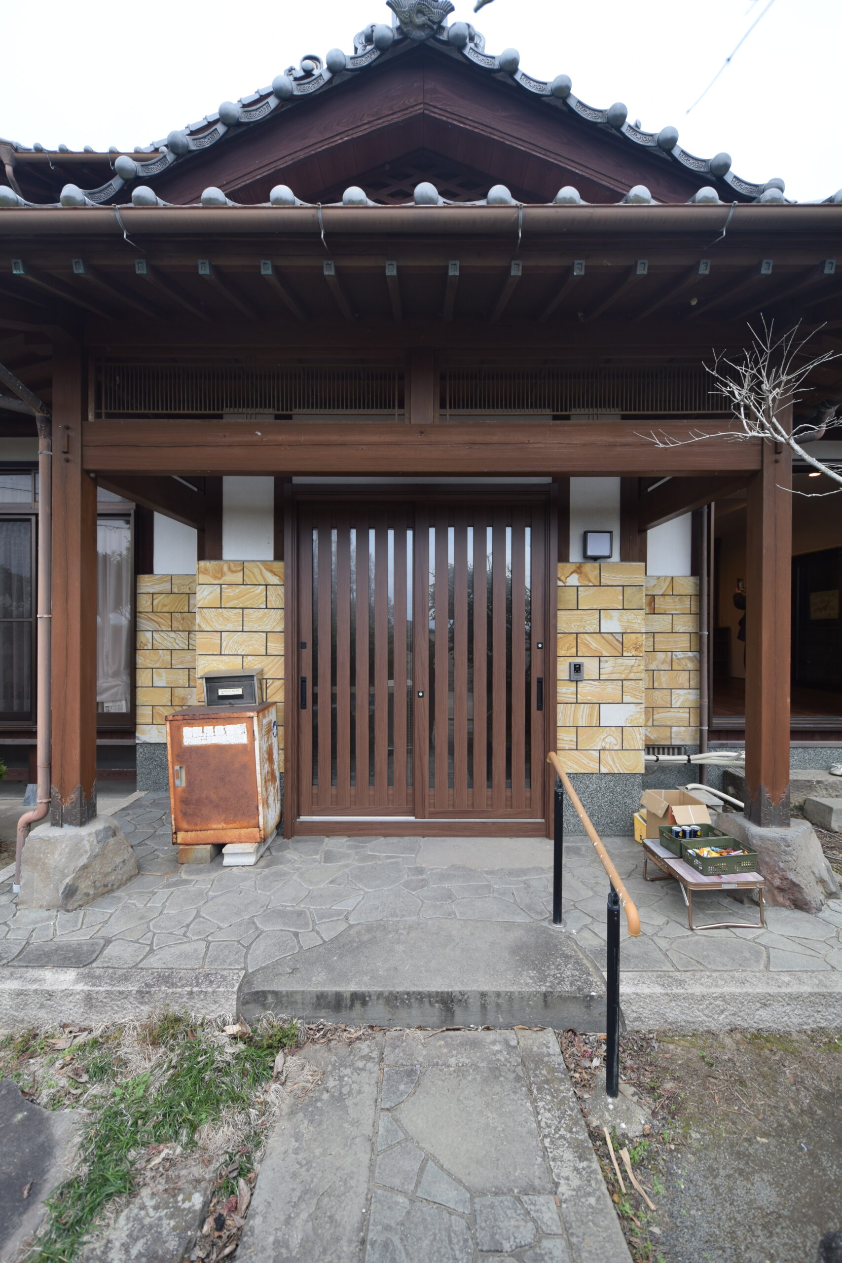 れんこん畑の家の玄関前イメージ