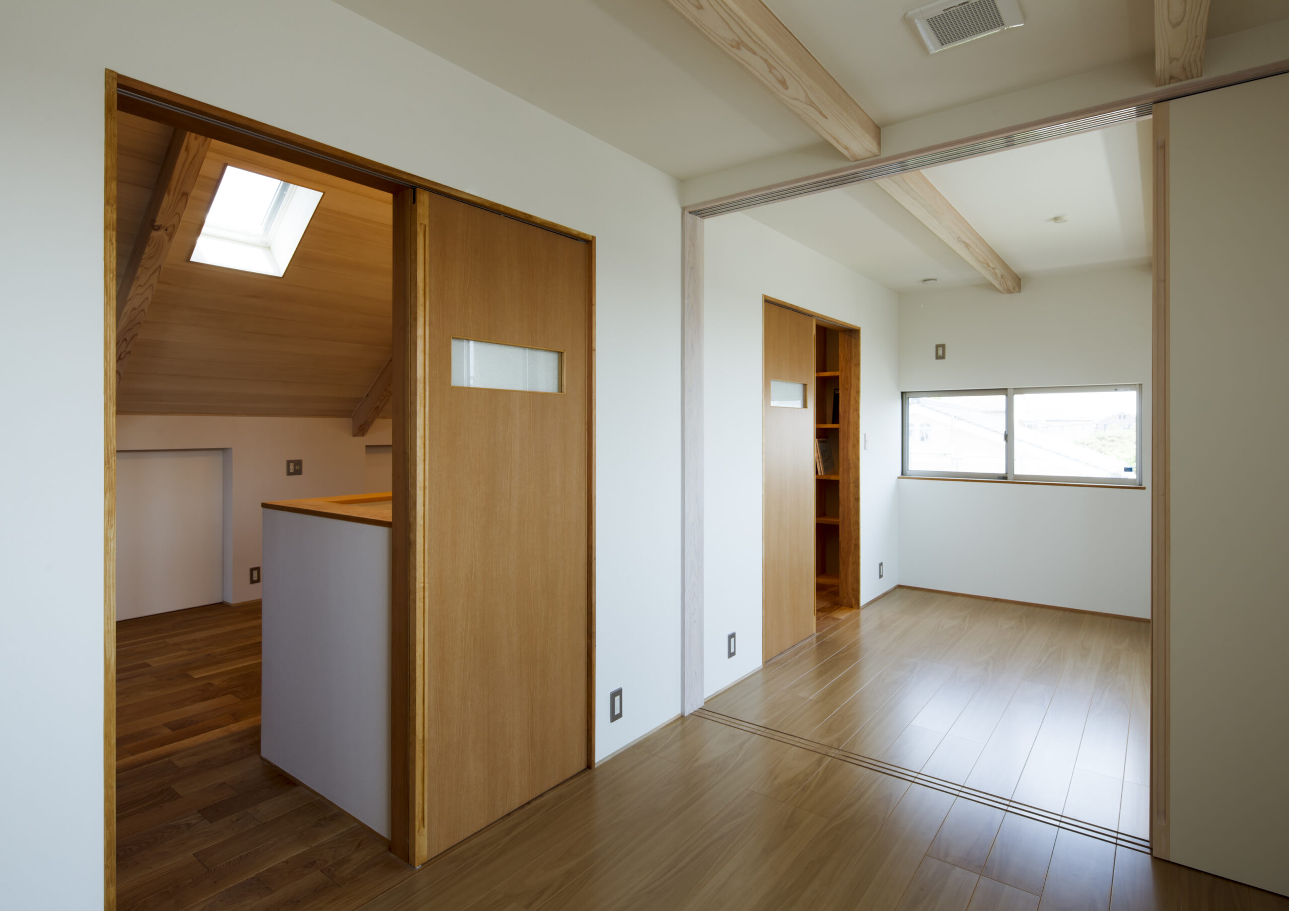 さんかく屋根の家の内装イメージ04