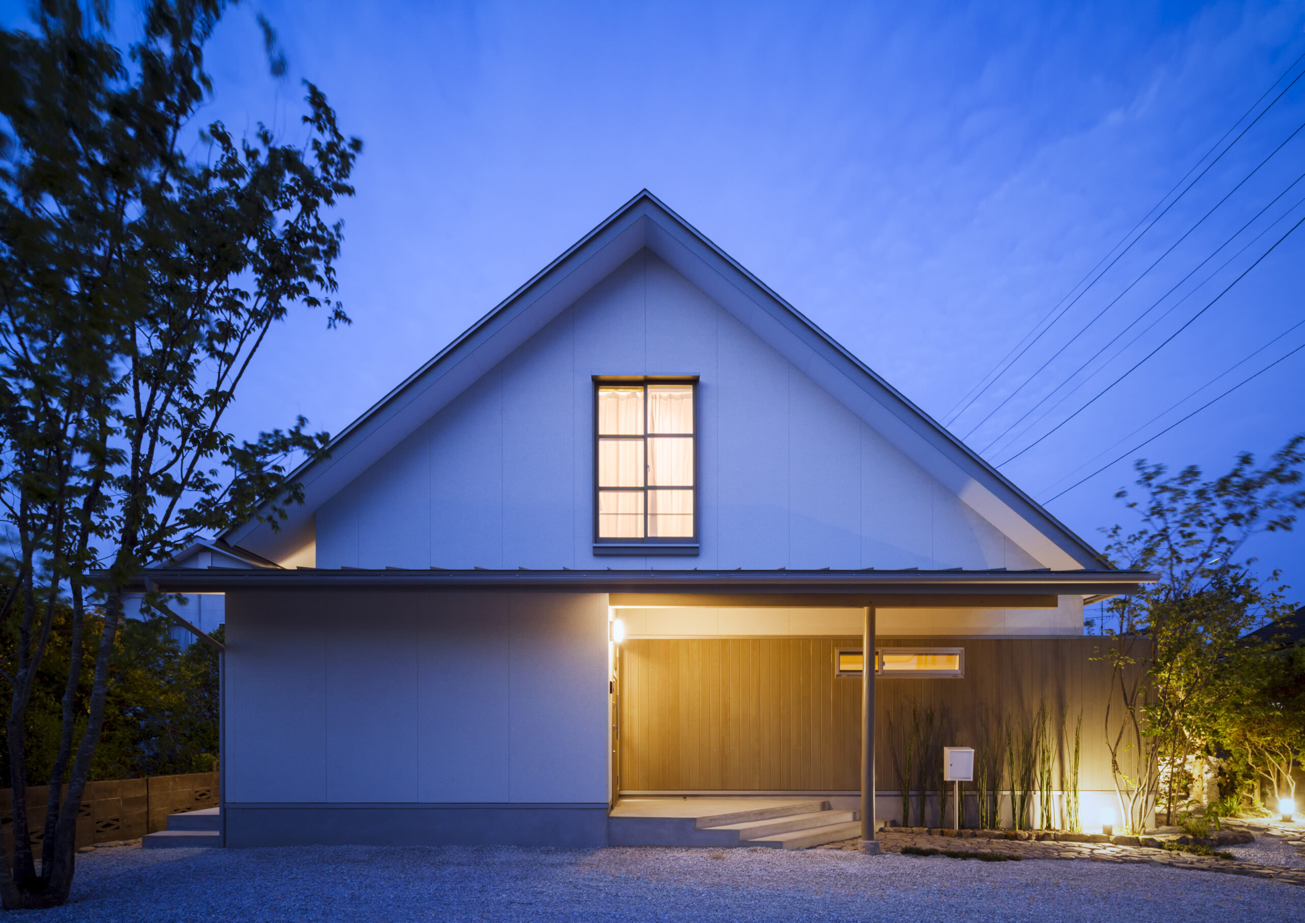 さんかく屋根の家の外観イメージ07
