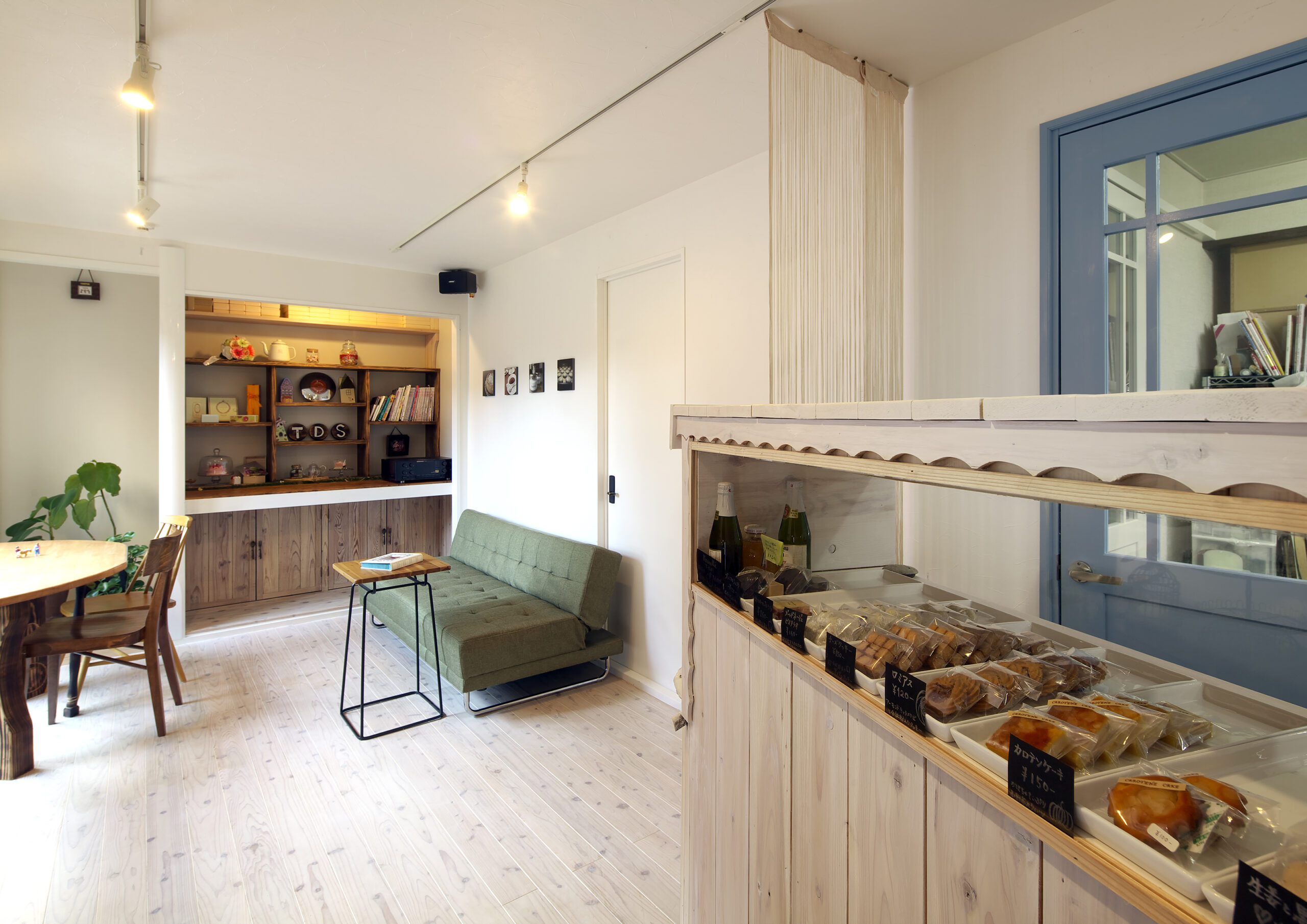 お菓子の家の内装イメージ01