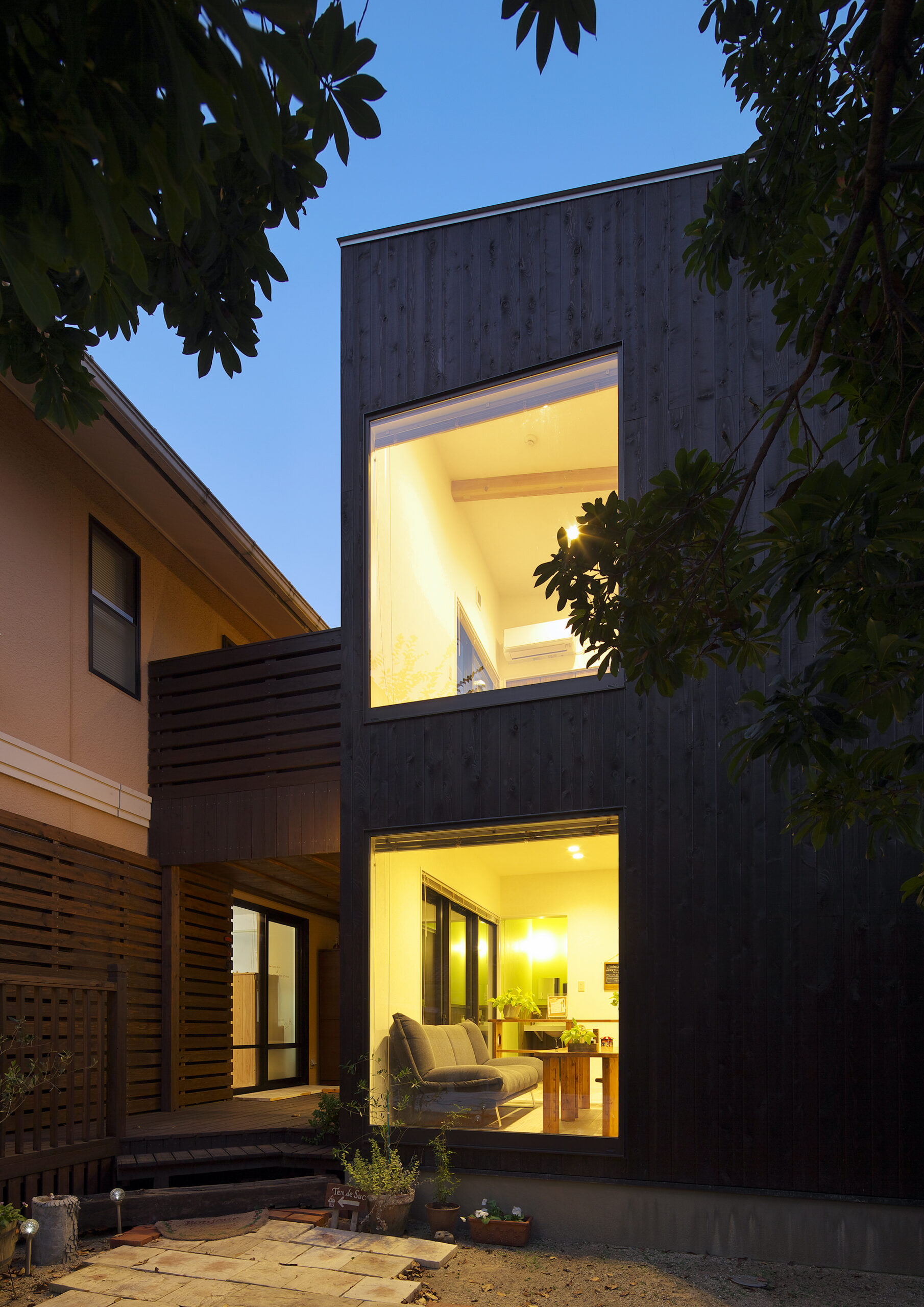 お菓子の家の外観イメージ04