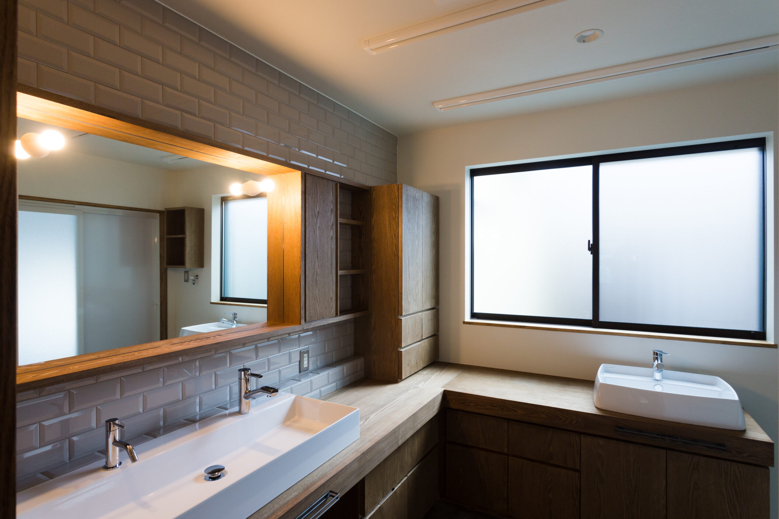 ヒカリノイエの洗面化粧台イメージ01