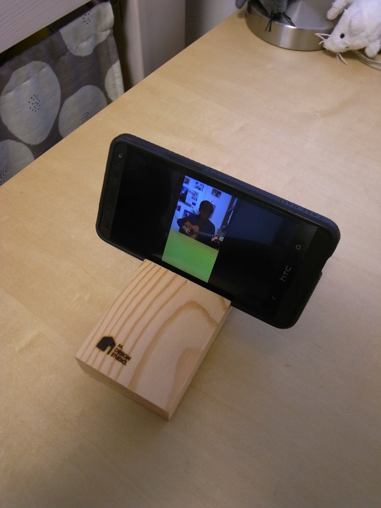 スマホスタンド。