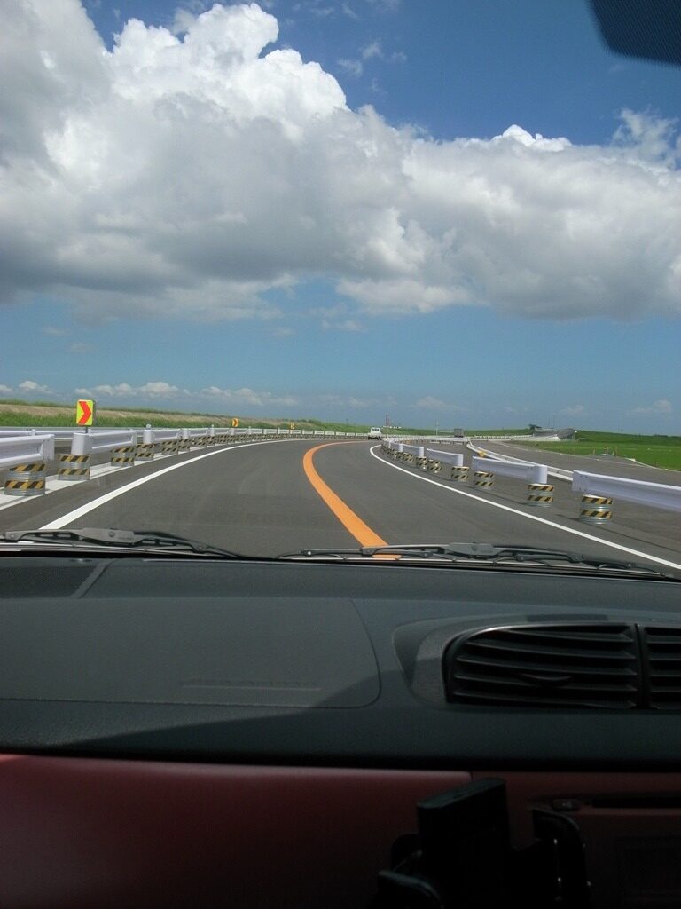 この道。